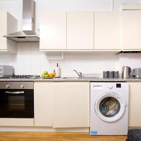Cozy 2-Bed Garden Flat, With Free Private Parking, Wembley Lägenhet London Exteriör bild