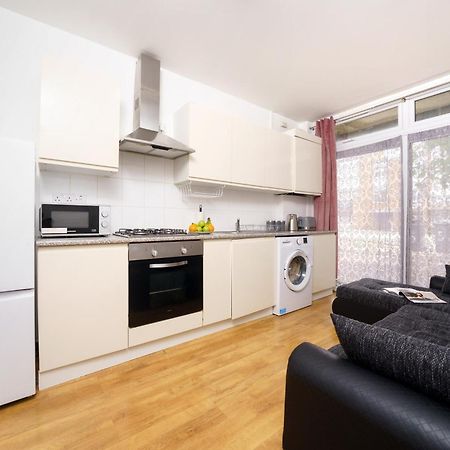Cozy 2-Bed Garden Flat, With Free Private Parking, Wembley Lägenhet London Exteriör bild