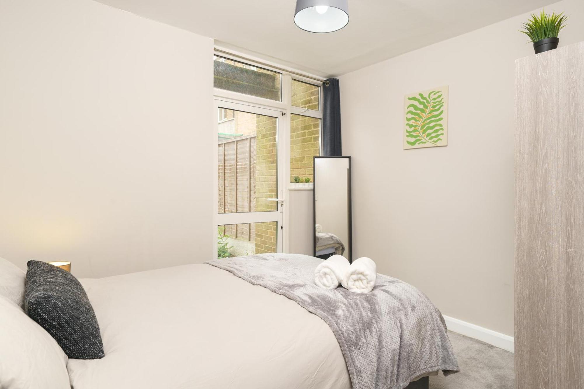 Cozy 2-Bed Garden Flat, With Free Private Parking, Wembley Lägenhet London Exteriör bild