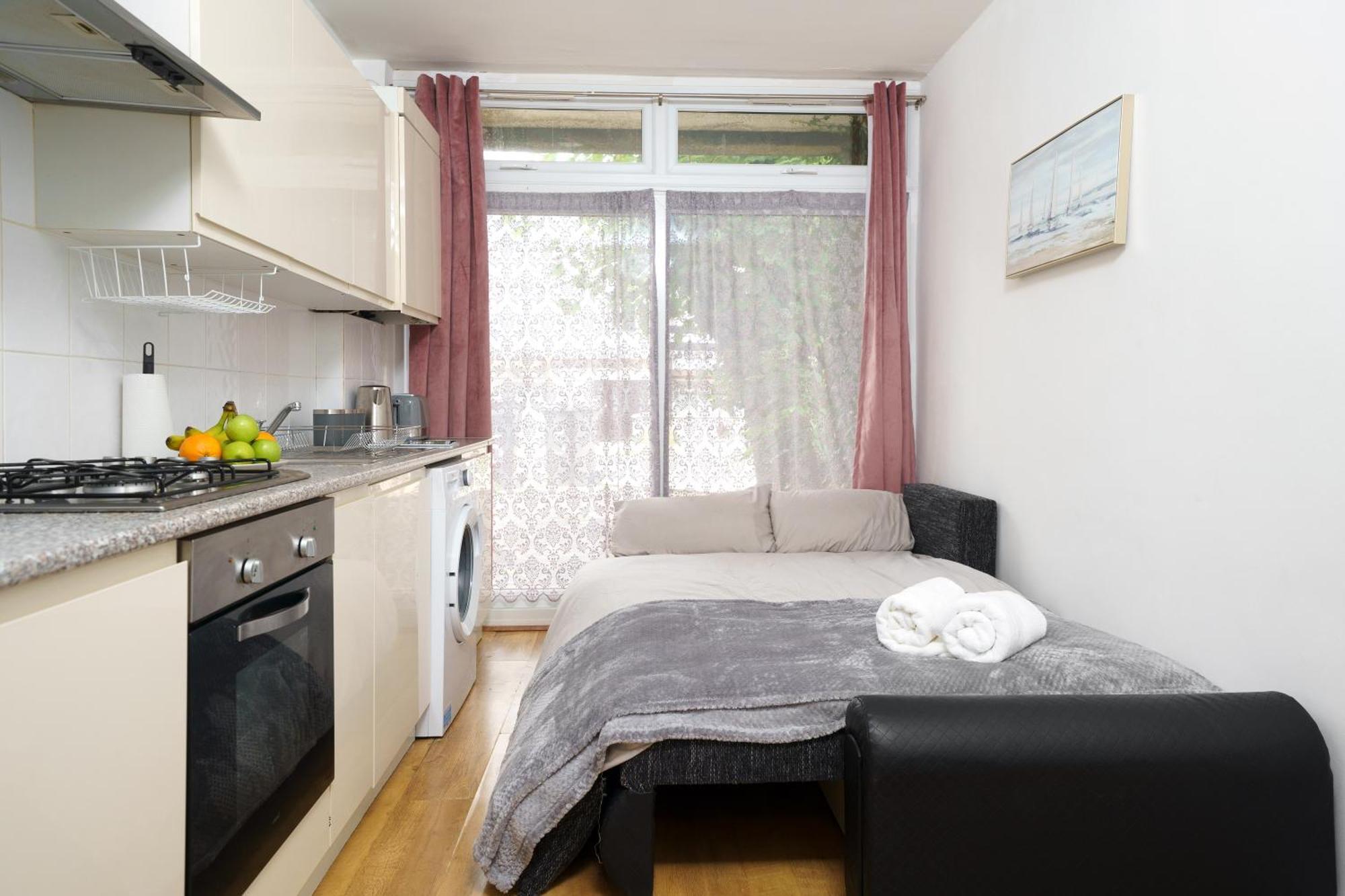 Cozy 2-Bed Garden Flat, With Free Private Parking, Wembley Lägenhet London Exteriör bild